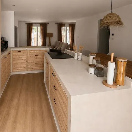 Maison De En Roussillon Montescot
