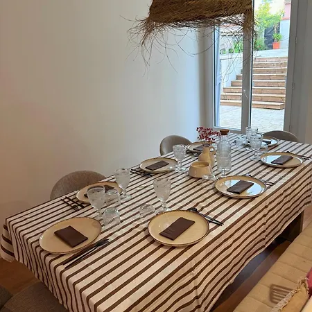 Maison De En Roussillon Nyaraló *